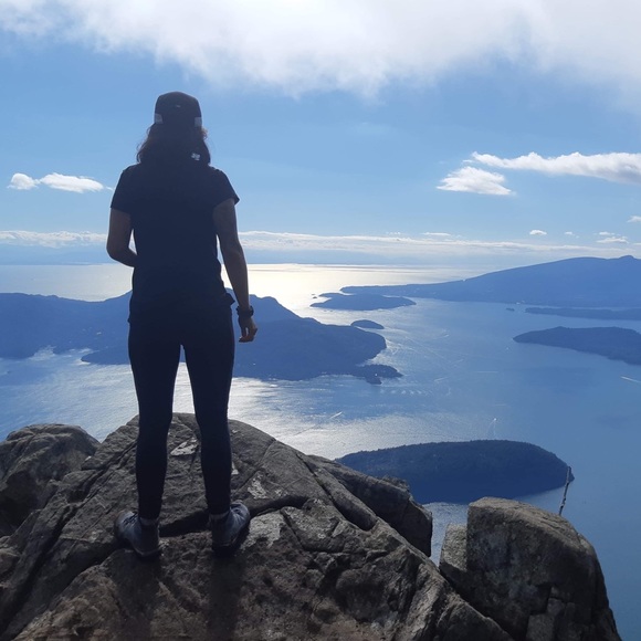 Meet your Posher, Camilia - Picture 1 of 1